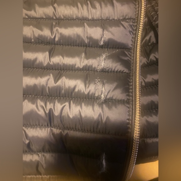 Women’s Size 4 or XL, Has a snag in front that’s fixable, Missing Bag - Picture 4 of 4